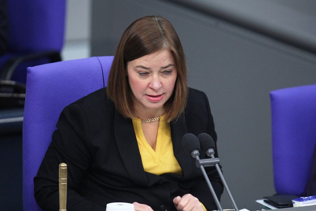 Magwas will Parlamentszugang für Rechtsextremisten unterbinden
