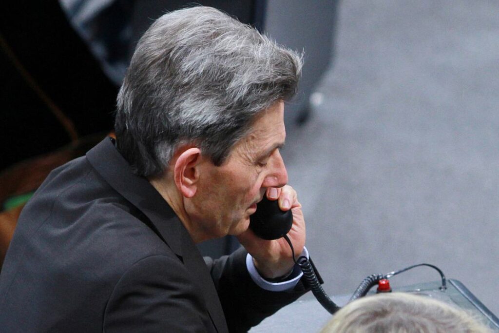 Mützenich glaubt an breiten Rückhalt in der Bevölkerung
