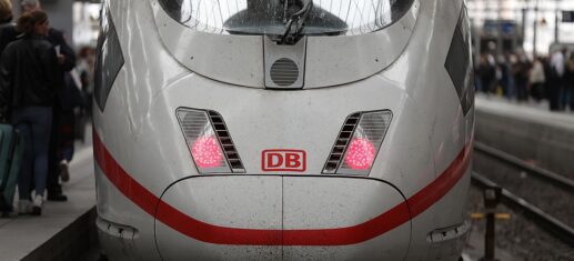Verbraucherschuetzer-kritisieren-Bahncard-Plaene-der-DB.jpg