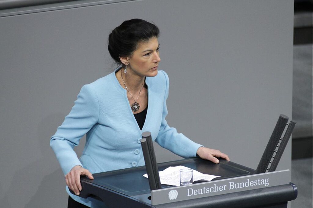 Wagenknecht verlangt dauerhaften Strompreisdeckel