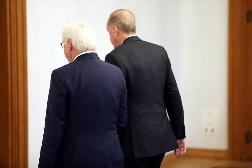 CDU und FDP sehen in Steinmeiers Türkei-Besuch "schwierigen Spagat"