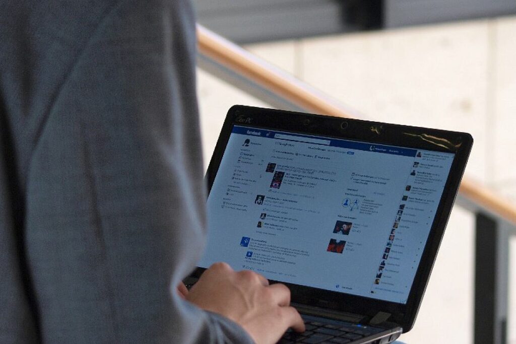 EU-Kommission eröffnet Verfahren gegen Facebook und Instagram
