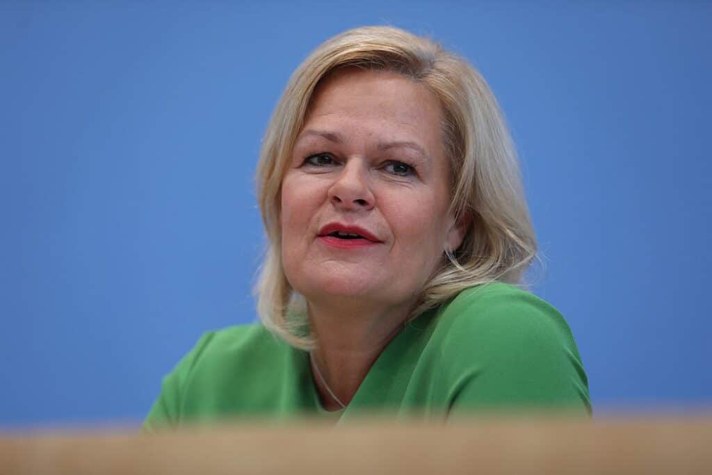 Faeser lobt Großrazzia gegen Schleuser