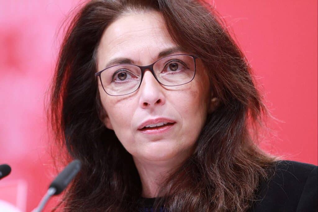 Gewerkschaftsbund verteidigt Ampel gegen BDI-Kritik