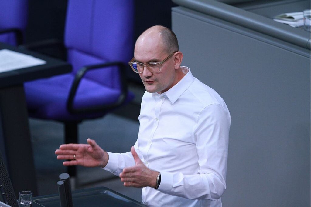 Grüne wollen breite Befugnisse für Chefmediziner der Bundeswehr