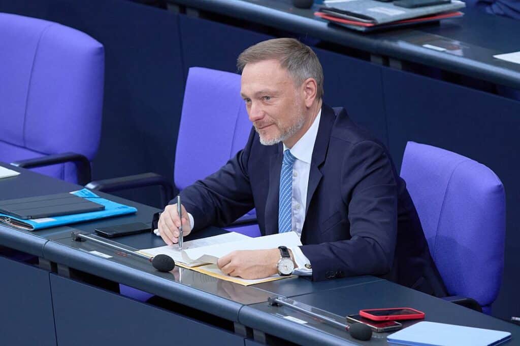 Lindner darf wegen schwacher Konjunktur mehr Schulden machen