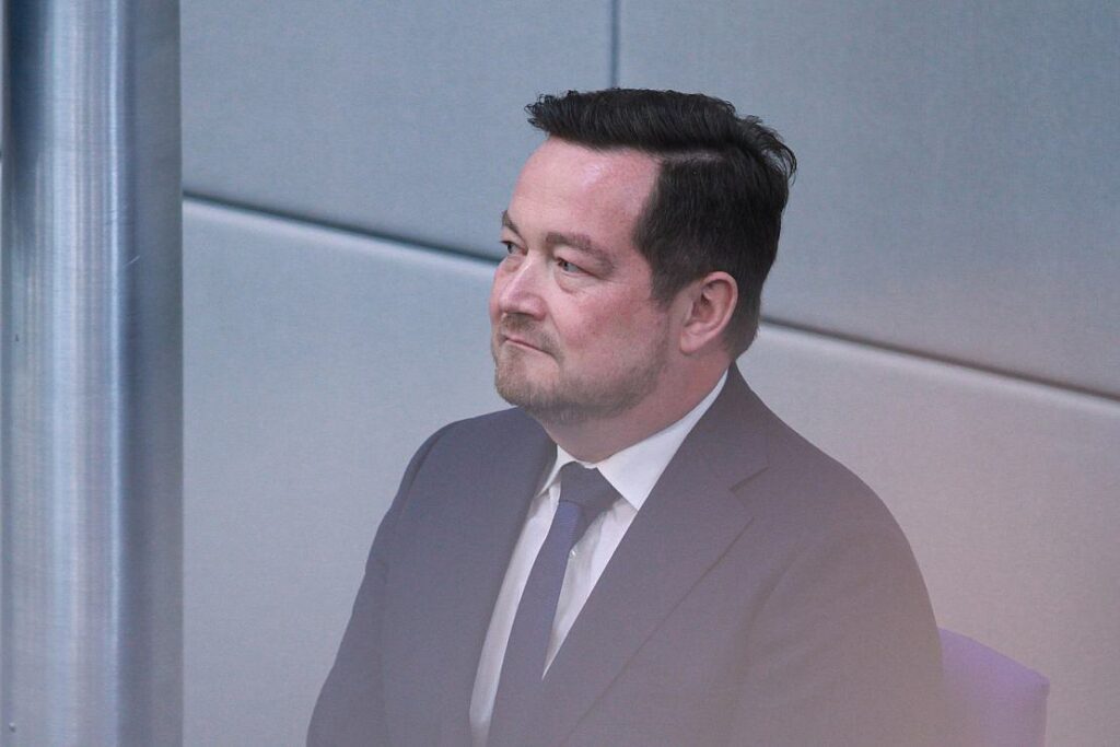 Vor Fußball-EM: Polizeibeauftragter pocht auf Überstundenausgleich