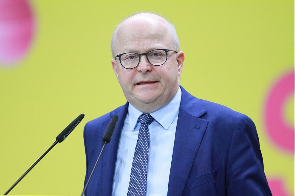 Theurer will sich vorerst weiter für Schienenverkehr einsetzen