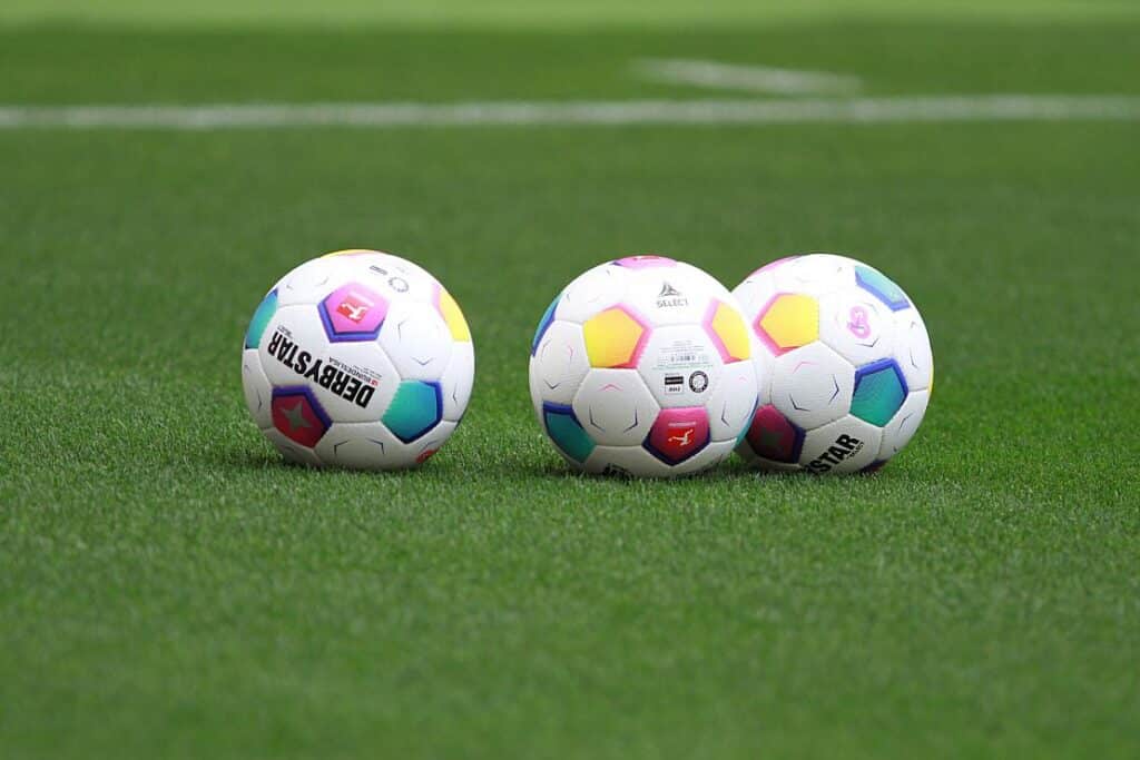 2. Bundesliga: Rostock steigt ab – Wiesbaden spielt Relegation