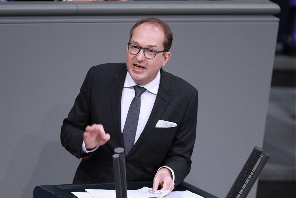 Dobrindt erwartet weitere Fälle wie den von Bystron in der AfD