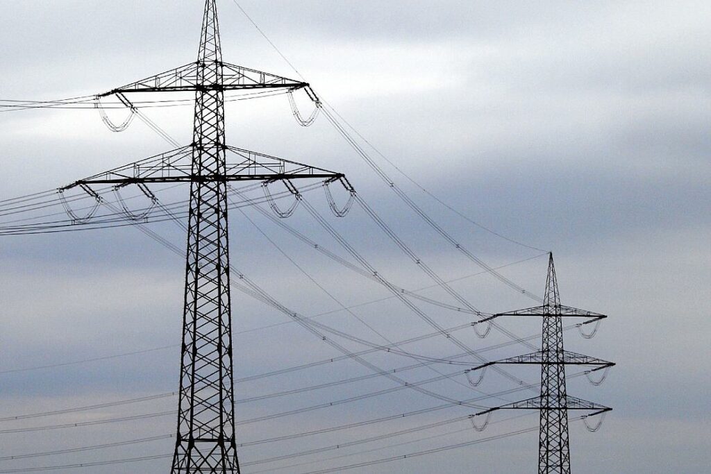 Dreyer für mehr oberirdische Stromtrassen