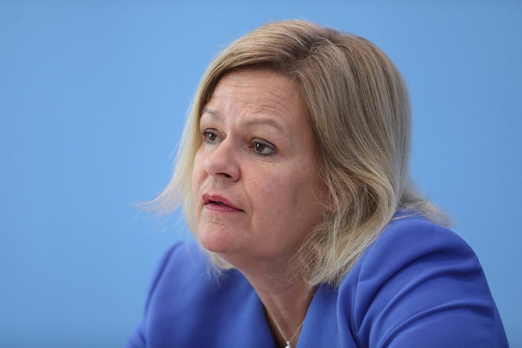 Faeser lobt "bisher größten" Schlag gegen Cyberkriminalität