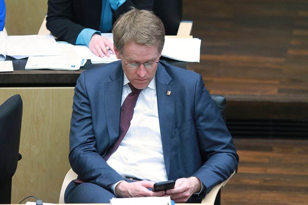 Günther will auf Tiktok "Flagge zeigen"