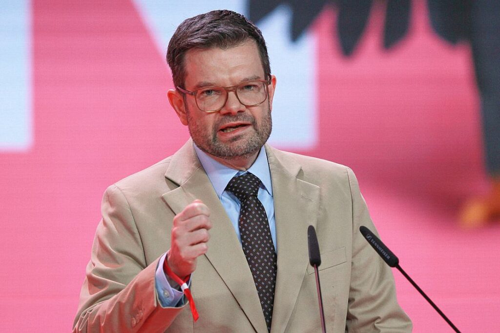 Justizminister will Artikel 146 des Grundgesetzes nicht streichen