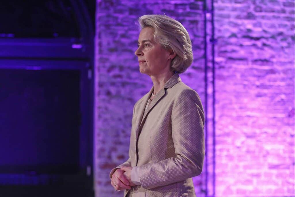 Kühnert attackiert von der Leyen