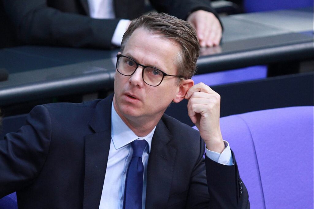 Linnemann kritisiert Scholz als "Kicher-Kanzler"