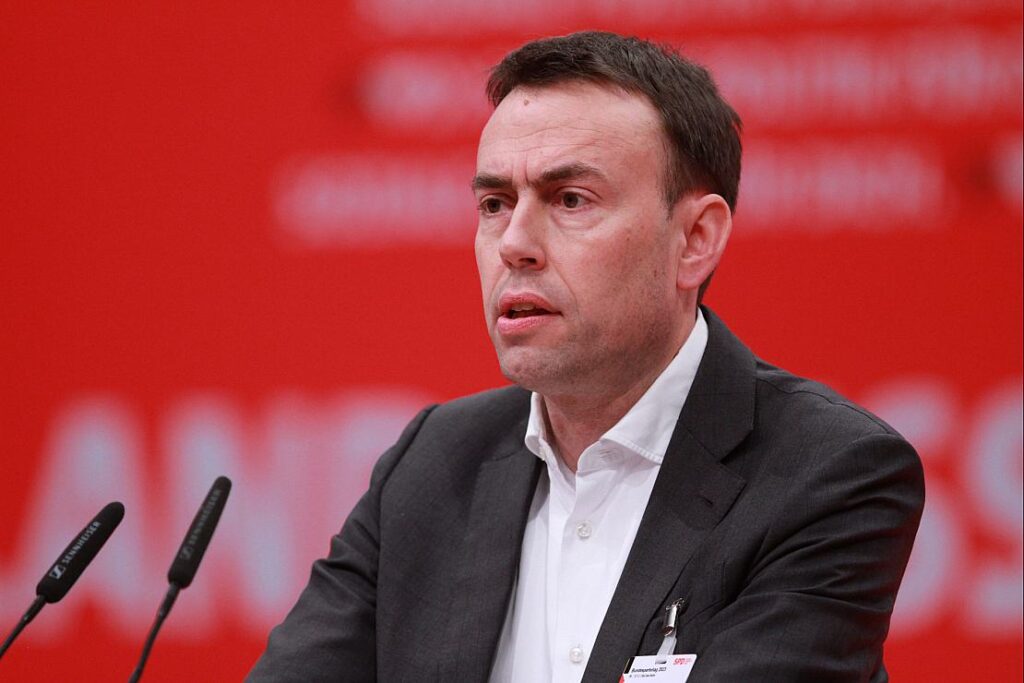 SPD-Außenpolitiker für Erlaubnis zu Beschuss russischer Stellungen