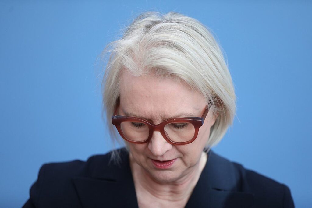 Schnitzer kritisiert Scholz-Forderung nach 15 Euro Mindestlohn