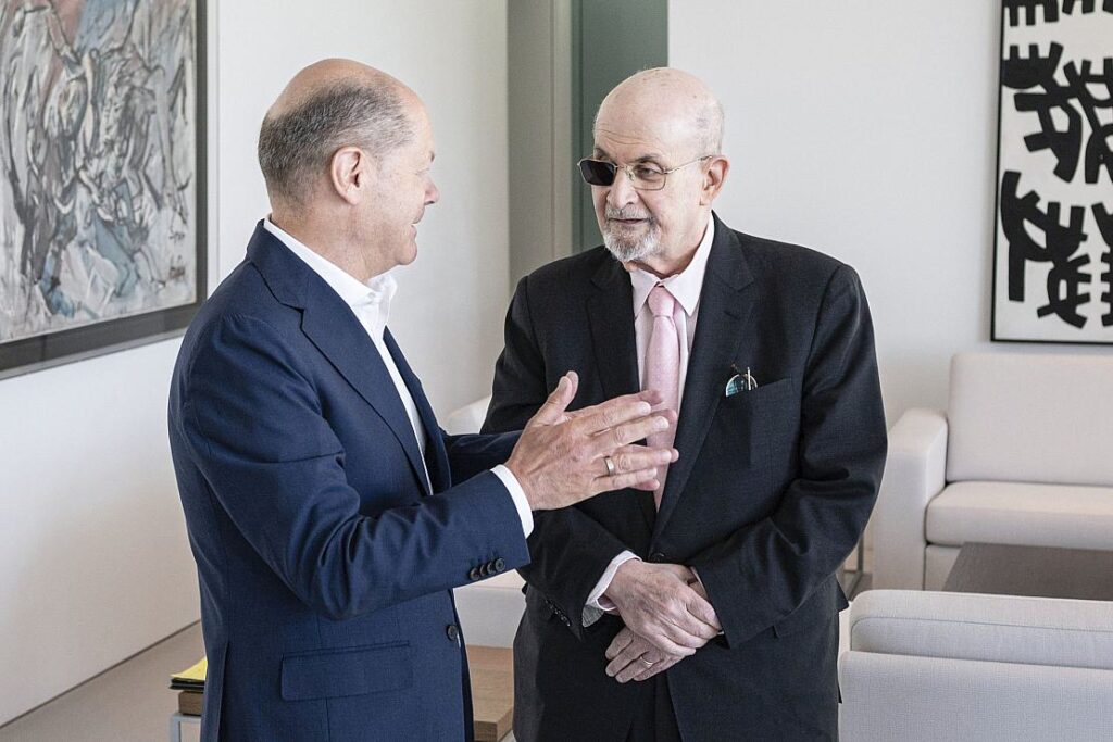 Scholz empfängt Salman Rushdie