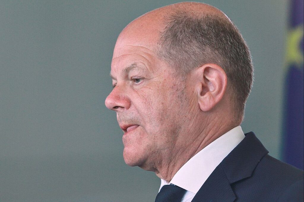 Scholz schickt Genesungswünsche an Fico