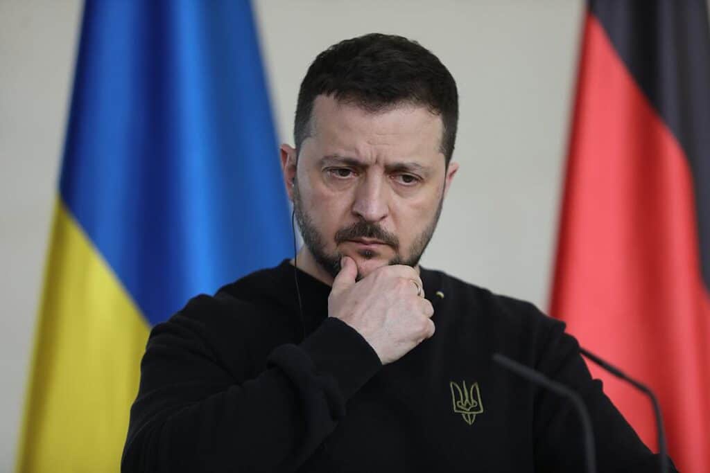 Selenskyj sagt wegen russischer Offensive Auslandsreisen ab