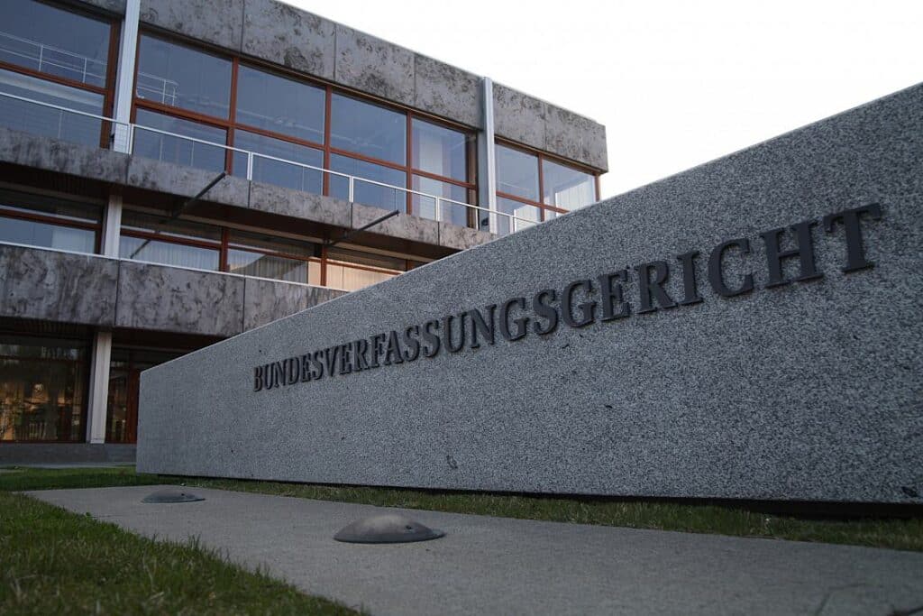 Verfassungsgerichtspräsident in Sorge um Freiheit und Demokratie