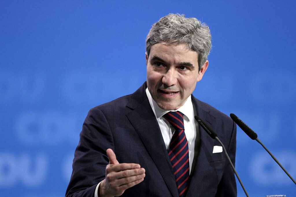 Verfassungsgerichtspräsident sieht Parteiverbote kritisch