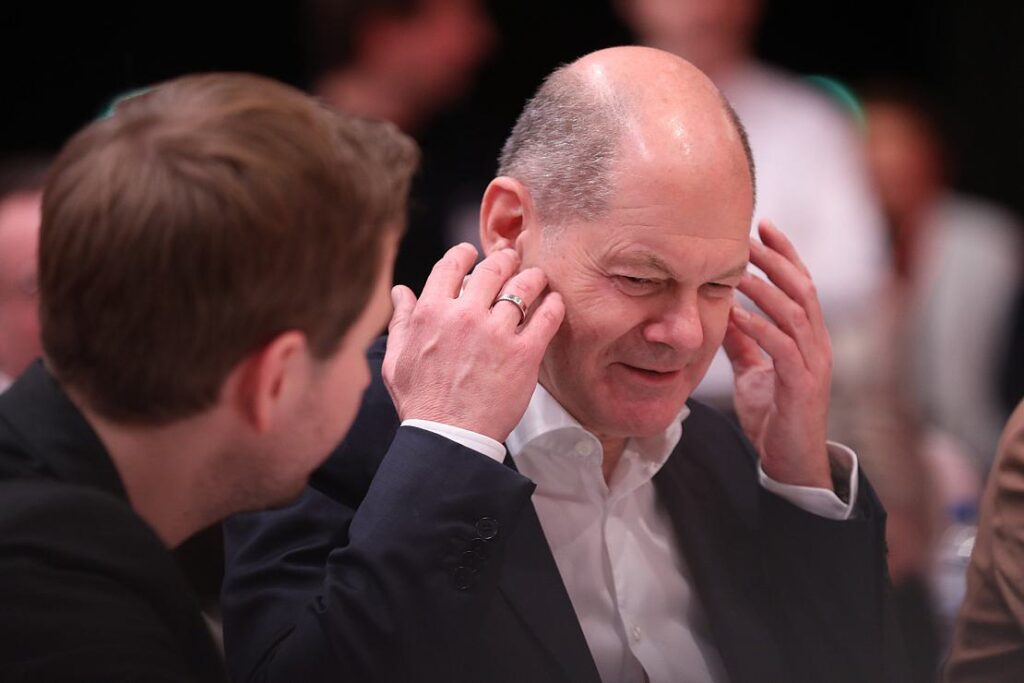 "Autistische Züge": Kühnert weist Kritik an Scholz zurück