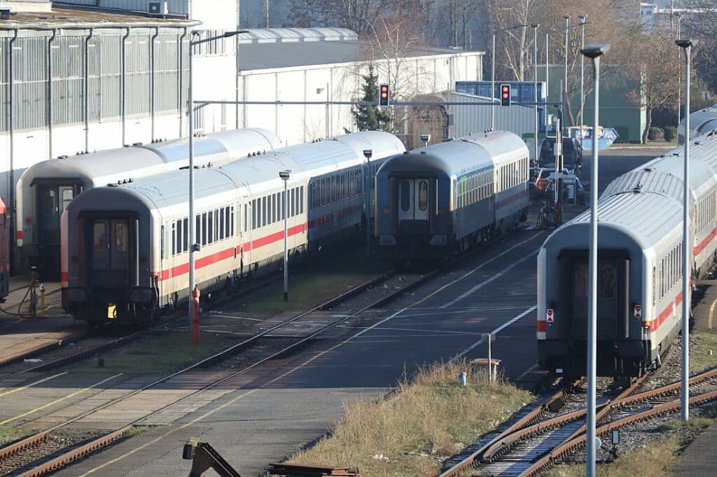 Bericht: Bahn prüft Streichung von IC-Verbindungen in Ostdeutschland