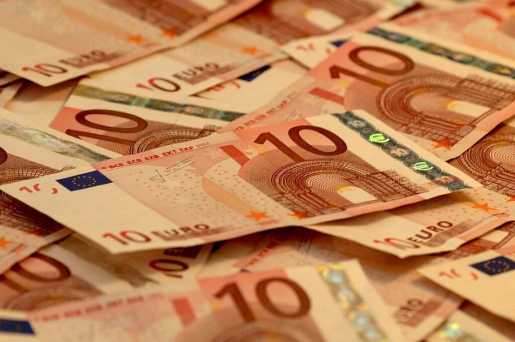 Bargeld bleibt an der Ladenkasse vorn – Kartenzahlung legt zu