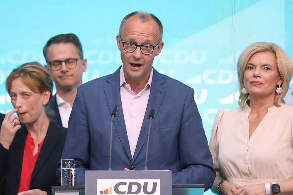 Klöckner ruft Union zur Geschlossenheit hinter Merz auf