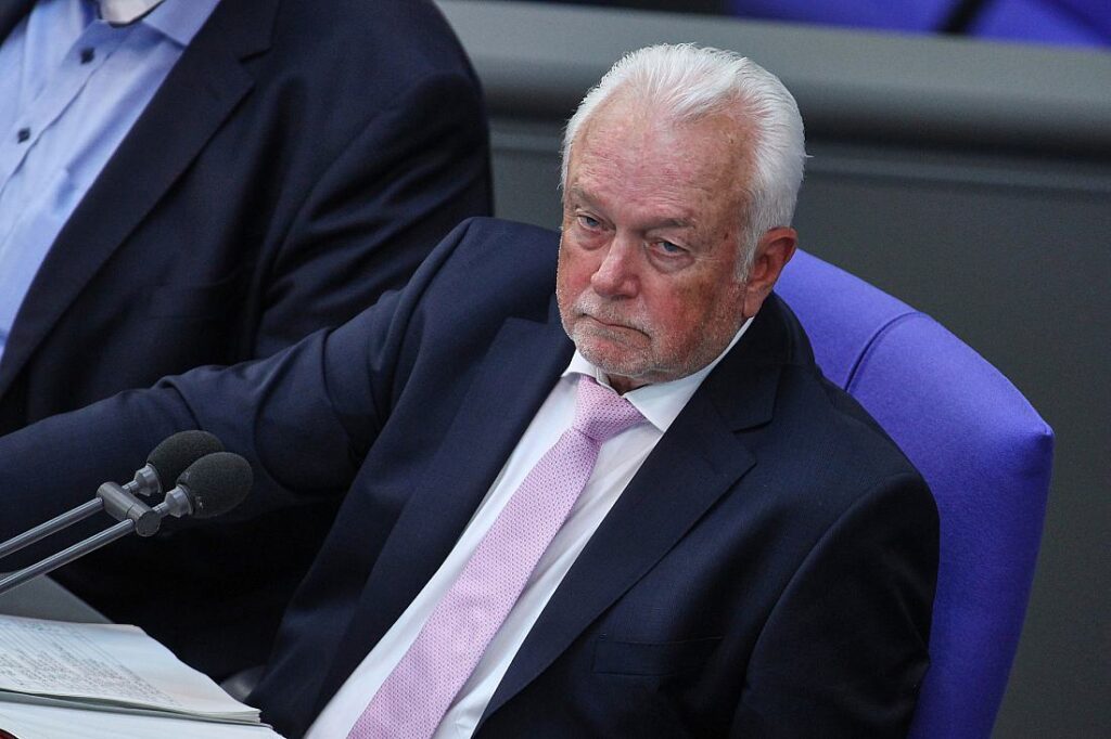 Kubicki offen für Debatte über Abschaffung des Asylrechts