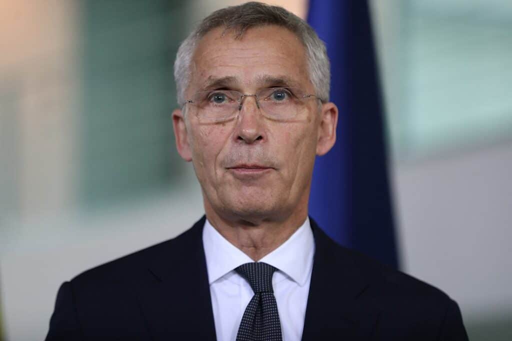 Noch-Nato-Generalsekretär Stoltenberg erhält Bundesverdienstkreuz