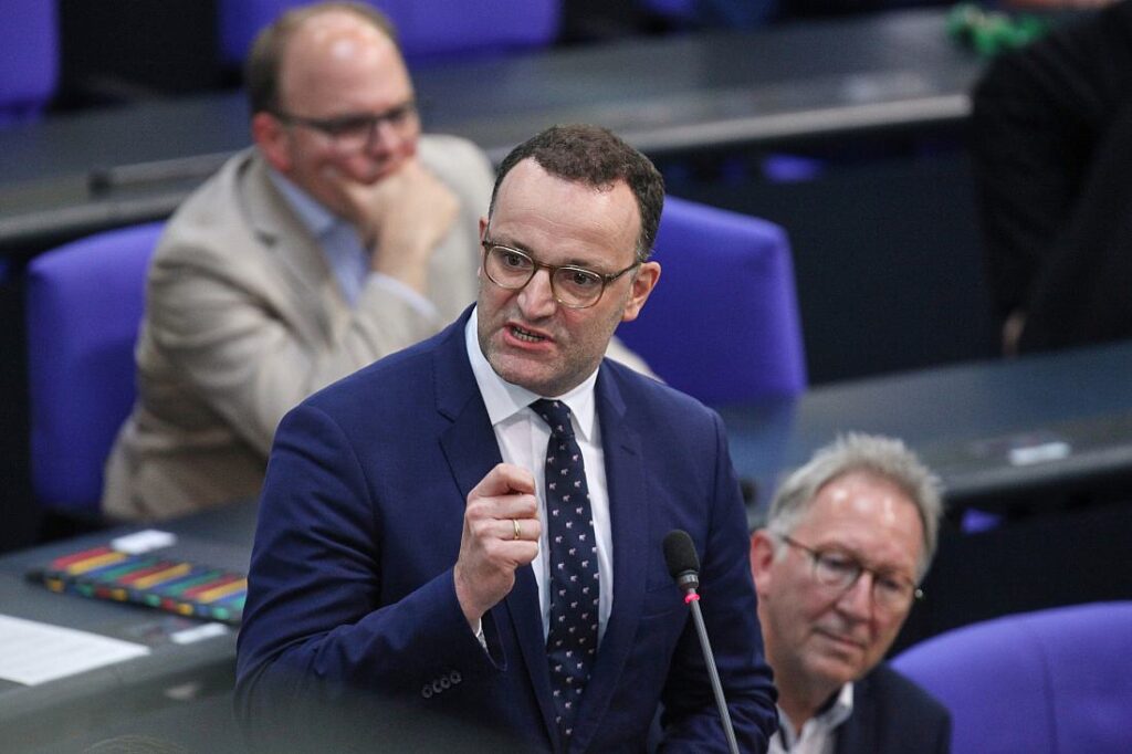 Spahn bekräftigt CDU-Ultimatum an Scholz-Regierung im Asylstreit