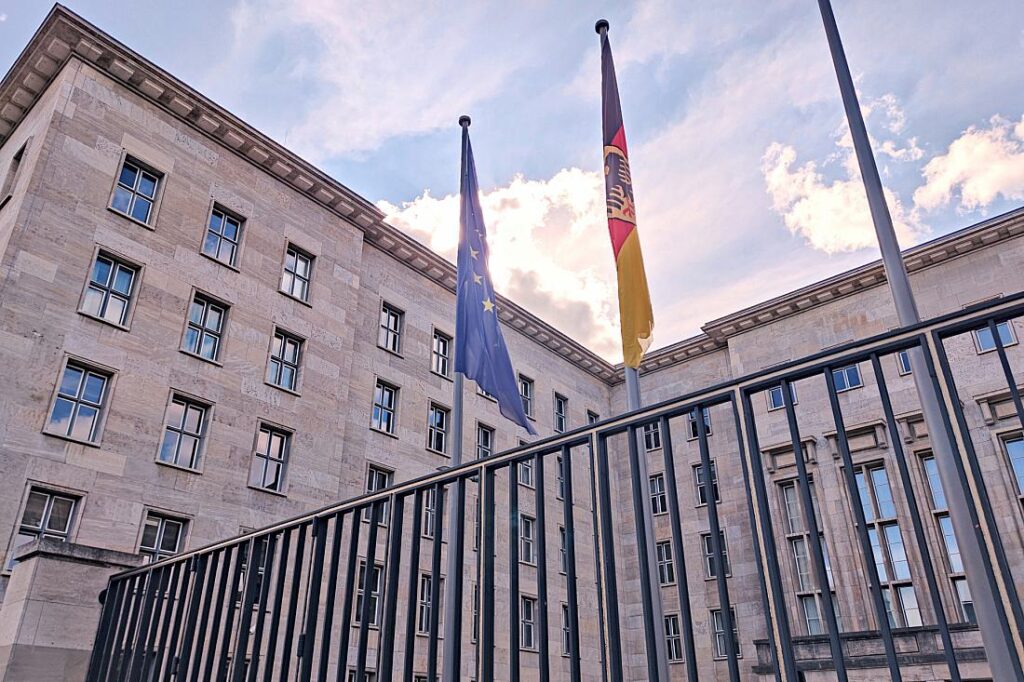 Steuereinnahmen holen etwas auf – aber Jahresschätzung wackelt