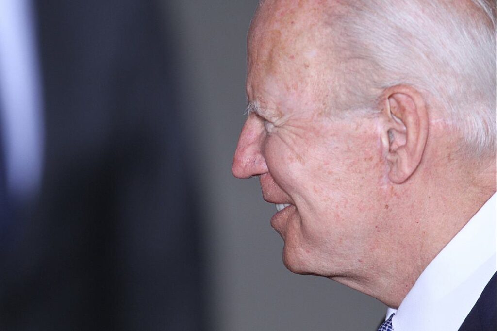 Biden sichert Ukraine 425-Millionen-Dollar-Militärpaket zu