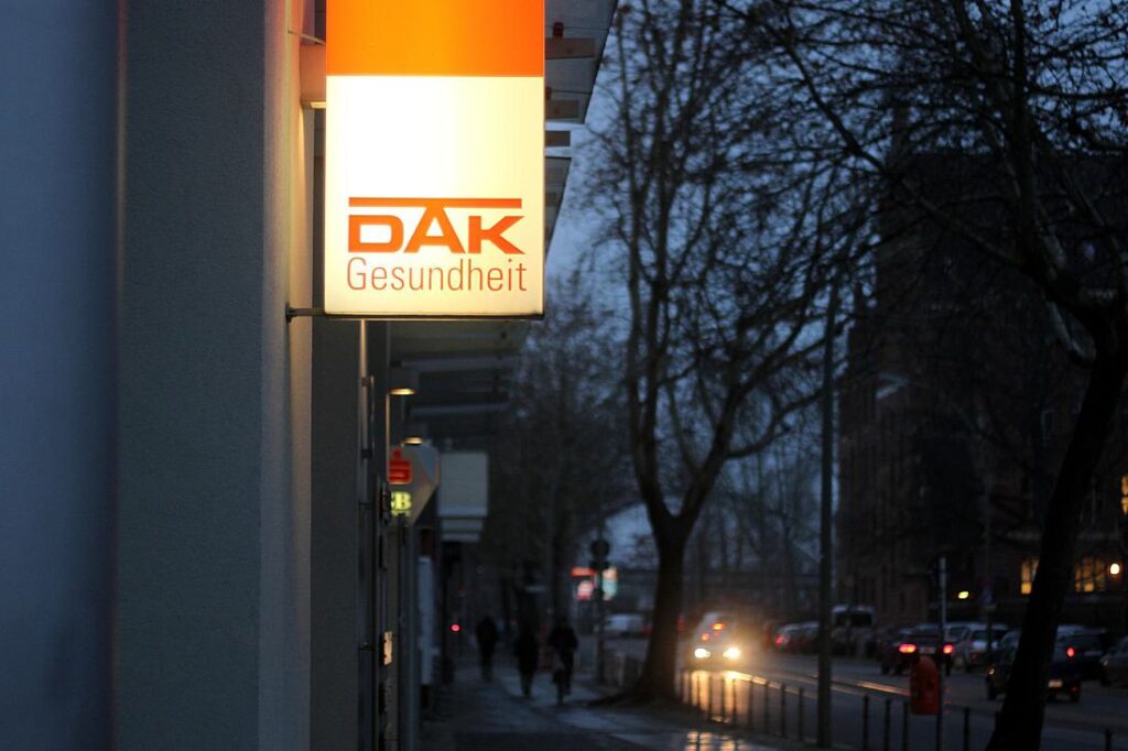 DAK will "Krankenstands-Gipfel" mit Heil und Lauterbach