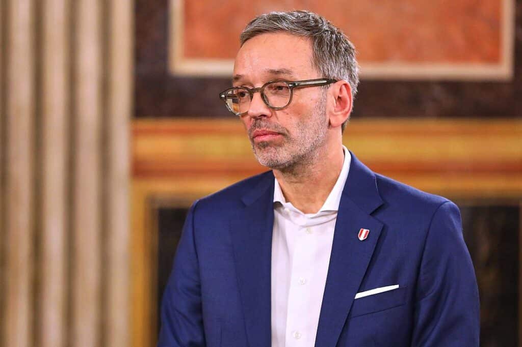 Österreich: Tausende demonstrieren gegen FPÖ-Regierungsbeteiligung