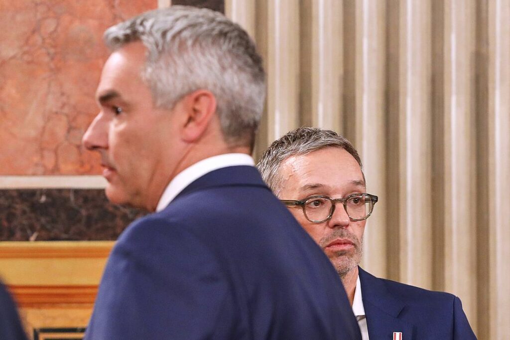 Regierungsbildungsauftrag in Österreich für Nehammer statt Kickl