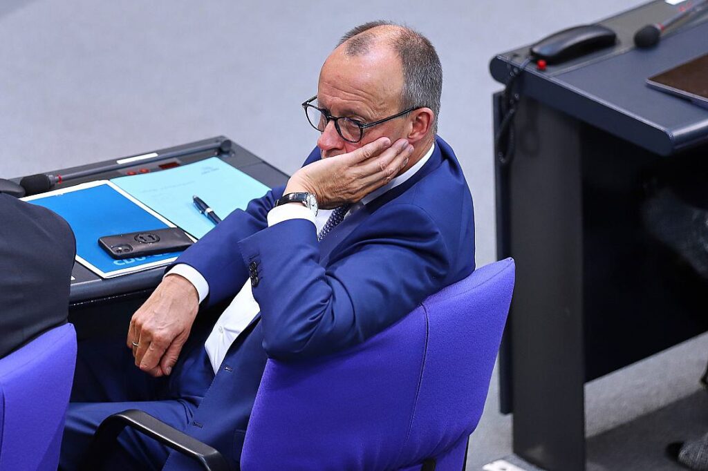 Union rutscht in Wählergunst auf 30 Prozent ab