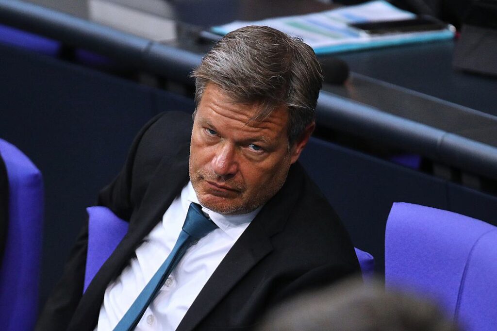 Union wirft Habeck "unglaubliche Staatsgläubigkeit" vor