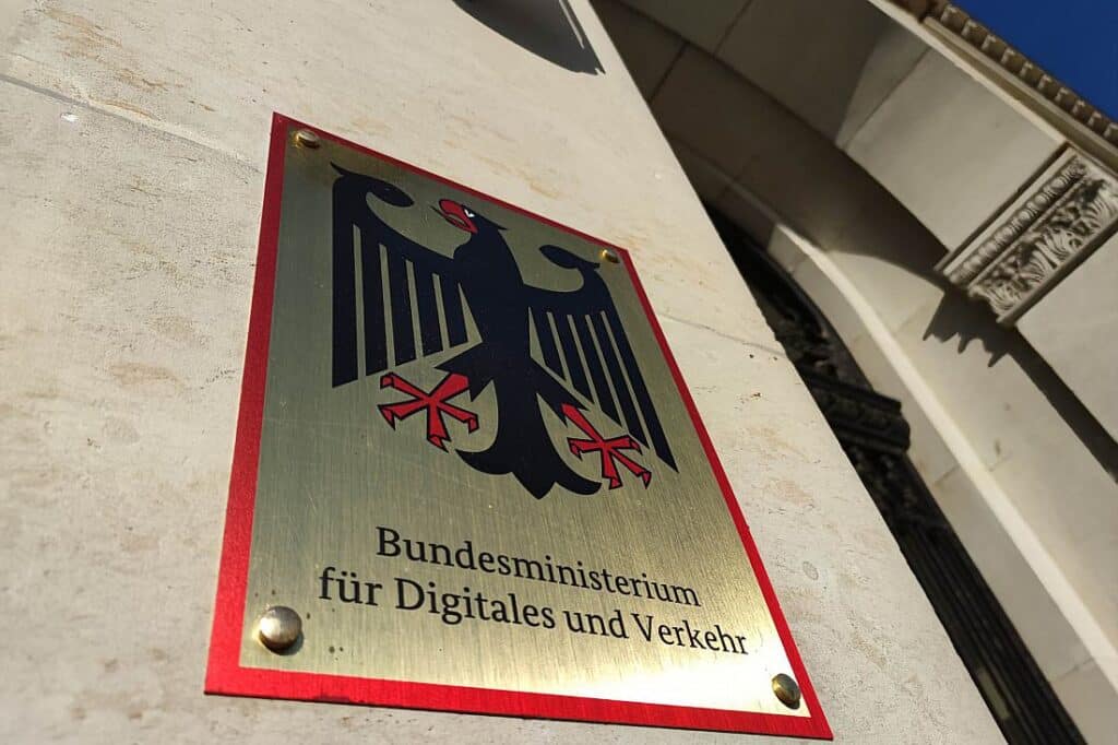 Verkehrsministerium prüft Vorgaben für Bau von Wildtierbrücken