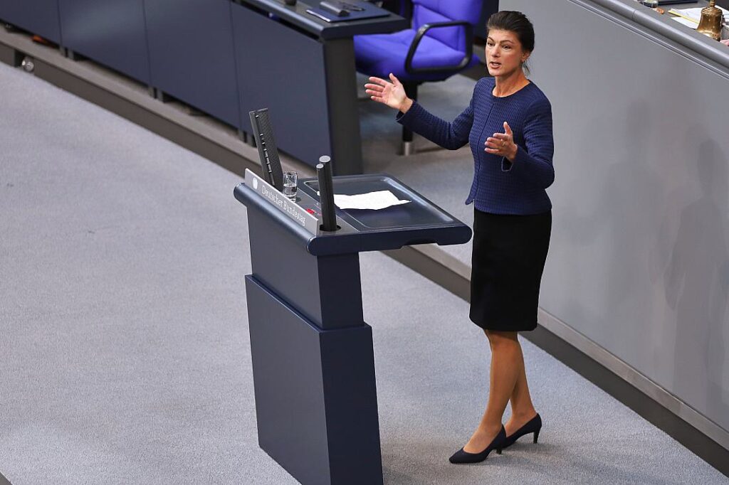 Wagenknecht wirft Scholz Kontrollverlust in eigener Partei vor