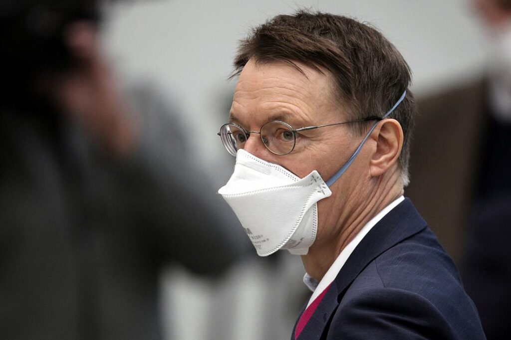 Bericht: Lauterbach verhinderte Herabstufung des Corona-Risikos