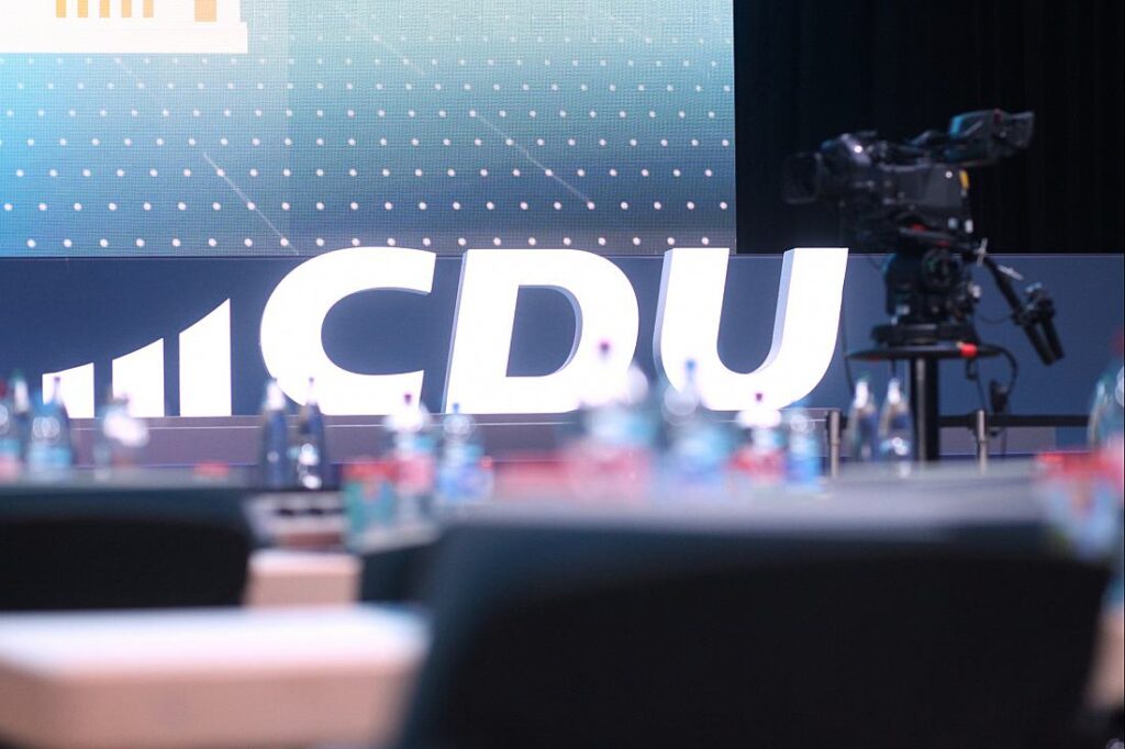 CDU zieht Bundesparteitag vor