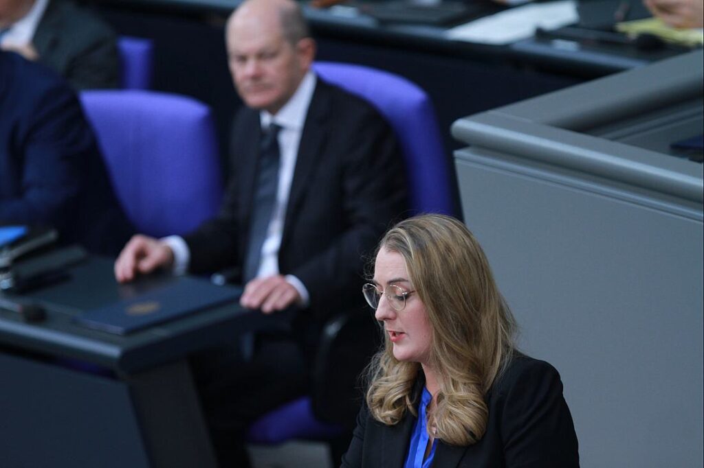 Dröge kritisiert Scholz wegen Neuwahl-Streit