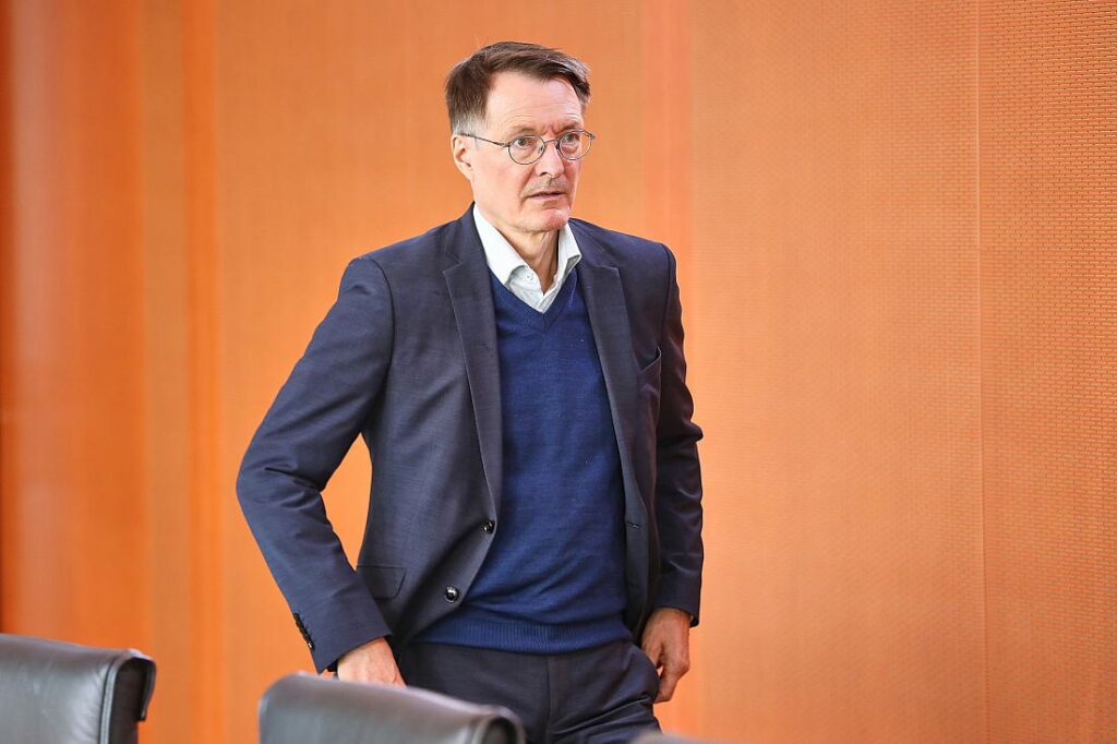 Lauterbach will Pflegebeitrag um 0,15 Prozentpunkte anheben