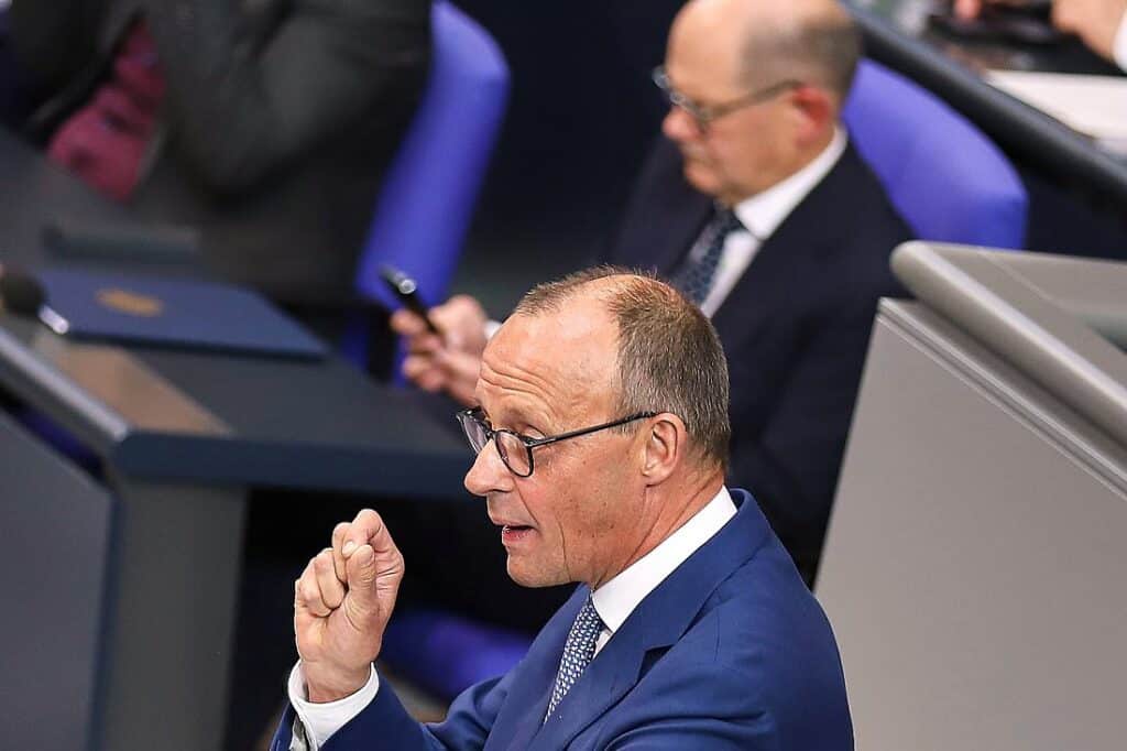 Merz besteht auf Vertrauensfrage am Mittwoch