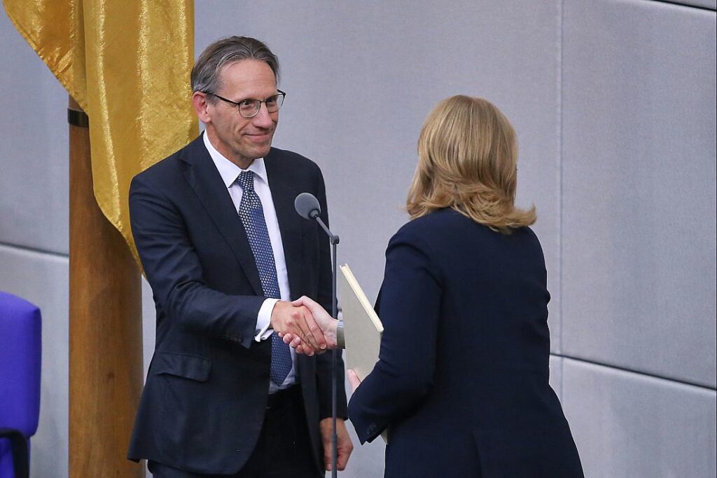Neuer Finanzminister bringt Staatssekretär aus dem Kanzleramt mit