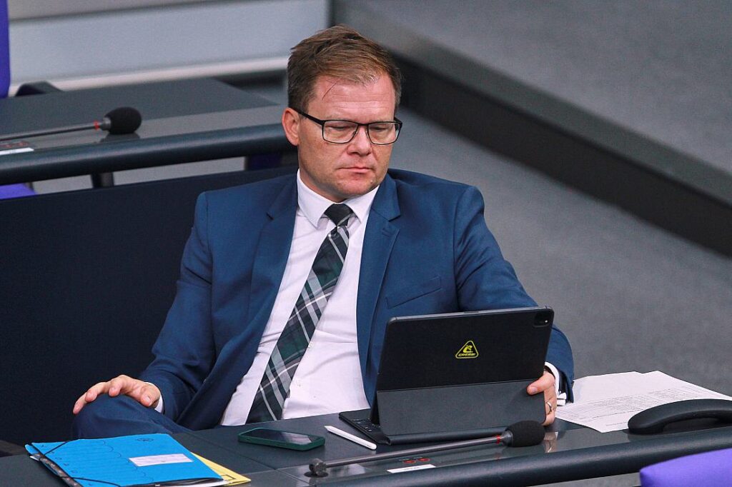 Ostbeauftragter wirft Söder "Erpressungsmethoden" vor